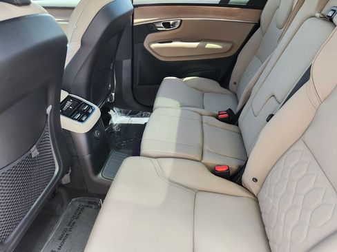 New 2026 Volvo XC90 T8 Plus w/ Protection Package Premier AWD/4WD image 19