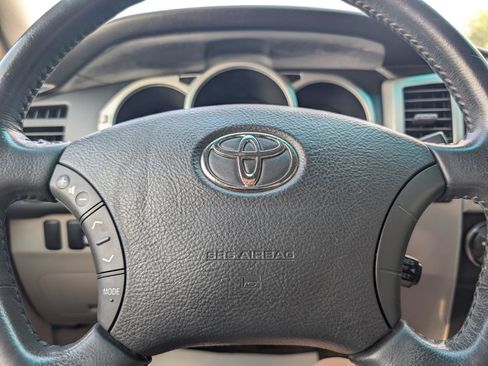 Used 2004 Toyota 4Runner SR5 RWD image 14