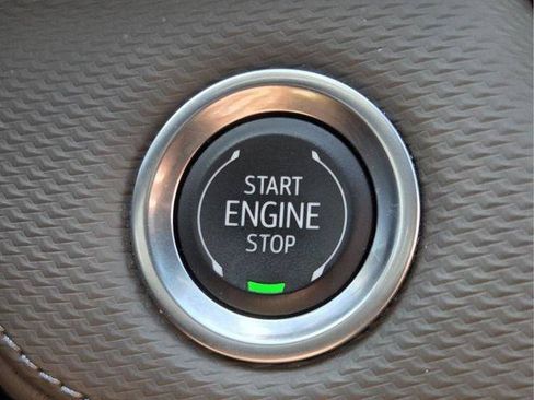 Used 2025 Chevrolet Equinox LT w/ Convenience Package II FWD image 27