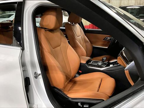 Used 2022 BMW 330e xDrive w/ Premium Package image 8