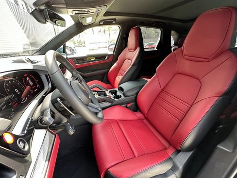 Used 2026 Porsche Cayenne GTS AWD/4WD image 5