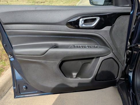 New 2026 Jeep Compass Altitude image 10