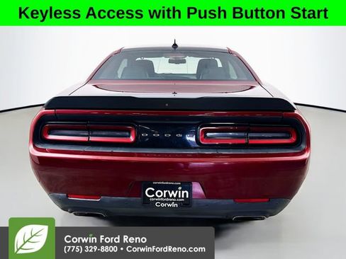Used 2017 Dodge Challenger R/T Scat Pack w/ Leather Interior Group RWD image 6