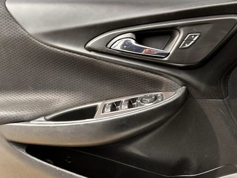 Used 2018 Chevrolet Malibu LT image 25