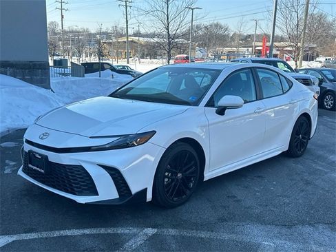 Certified 2025 Toyota Camry SE image 2