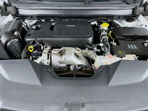 Used 2021 Jeep Cherokee Limited image 31