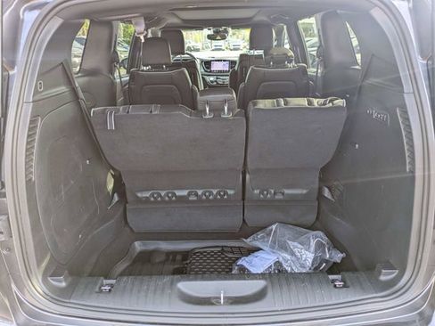 Used 2023 Chrysler Pacifica Limited w/ Uconnect Theater Family Group AWD/4WD image 12
