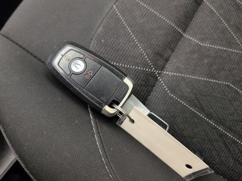 Used 2021 Ford EcoSport SE FWD image 39
