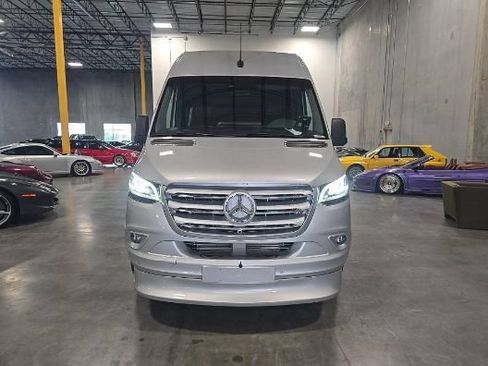 Used 2022 Mercedes-Benz Sprinter 2500 image 2