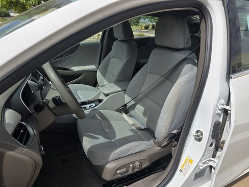 Used 2022 Chevrolet Malibu LT FWD image 11