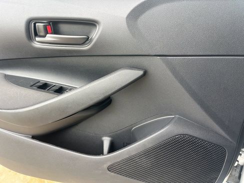 Used 2024 Toyota Corolla LE FWD image 6