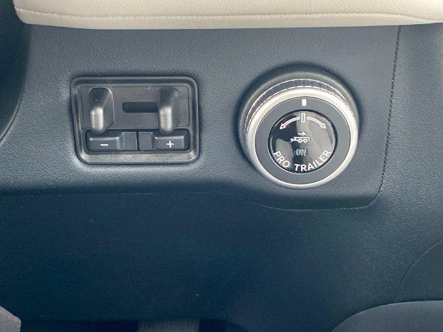 New 2026 Lincoln Navigator Reserve AWD/4WD image 25
