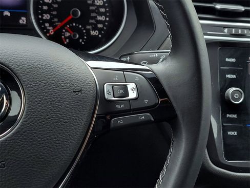 Certified 2021 Volkswagen Tiguan SE R-Line image 22