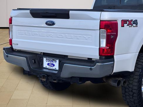 Used 2017 Ford F250 Lariat w/ Chrome Package image 43