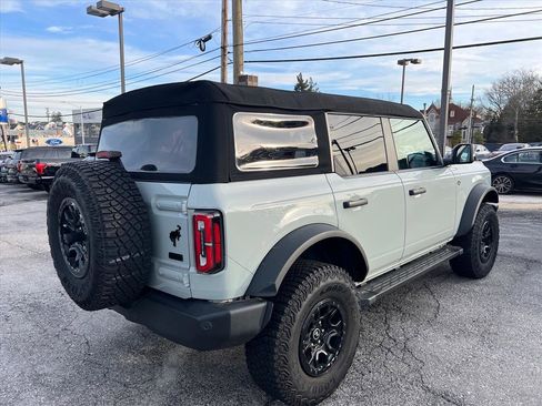 Used 2023 Ford Bronco Wildtrak image 4