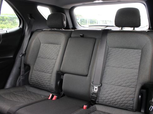 Used 2019 Chevrolet Equinox LT w/ Driver Convenience Package FWD image 17