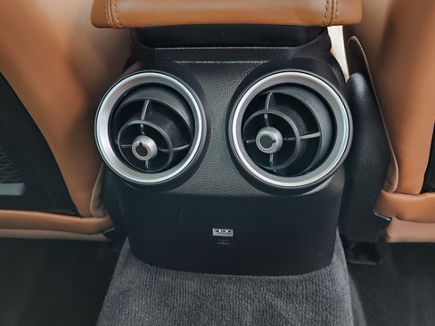 Used 2019 Alfa Romeo Giulia Ti w/ Quick Order Package 22X Lusso image 23