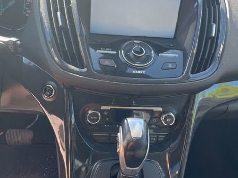 Used 2014 Ford Escape Titanium w/ Equipment Group 401A AWD/4WD image 10