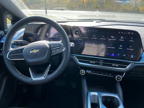 New 2026 Chevrolet Equinox EV LT image 20