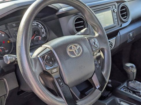 Used 2018 Toyota Tacoma SR image 30