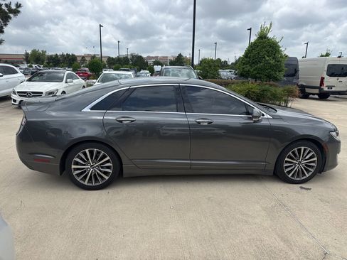 Used 2018 Lincoln MKZ Premiere FWD image 3