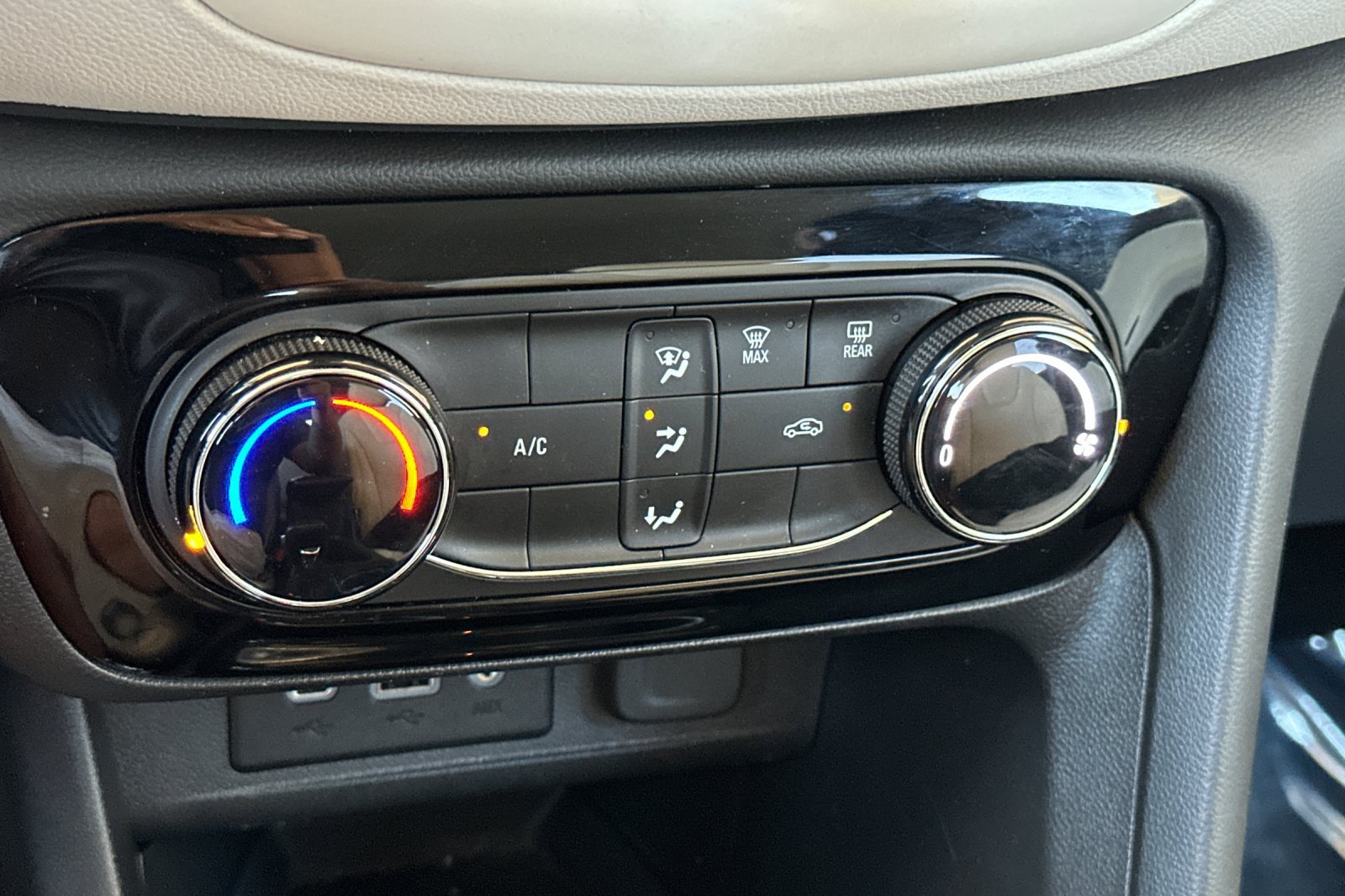 Used 2023 Buick Encore GX Preferred FWD image 23