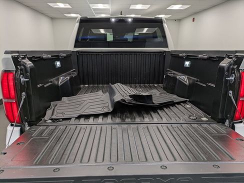 Used 2026 Toyota Tacoma SR5 AWD/4WD image 25