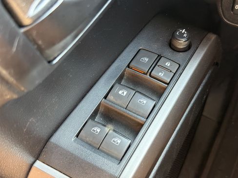 Used 2022 Toyota Tacoma SR5 w/ Technology Package RWD image 29
