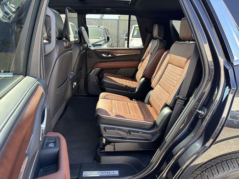 Used 2023 GMC Yukon Denali Ultimate AWD/4WD image 25