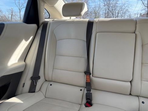 Used 2024 Chevrolet Malibu LT image 37