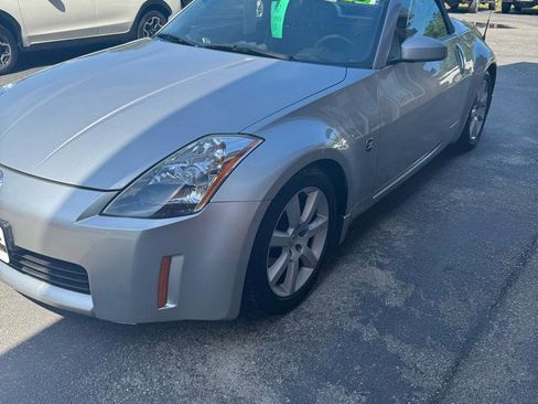 Used 2004 Nissan 350Z Touring image 3