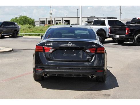 Used 2024 Nissan Altima 2.5 SV w/ SV Premium Package AWD/4WD image 6