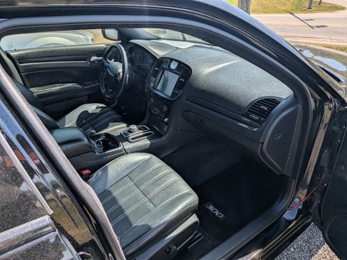 Used 2015 Chrysler 300 S w/ 300S Premium Group AWD/4WD image 9