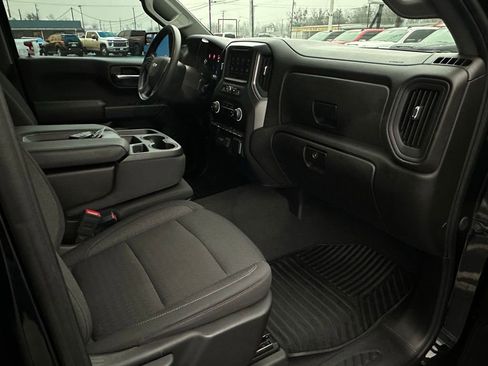 Used 2024 Chevrolet Silverado 1500 Custom image 16