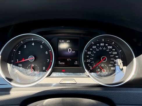 Used 2021 Volkswagen GTI SE FWD image 21