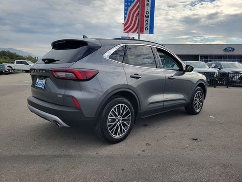 Used 2025 Ford Escape Base image 6