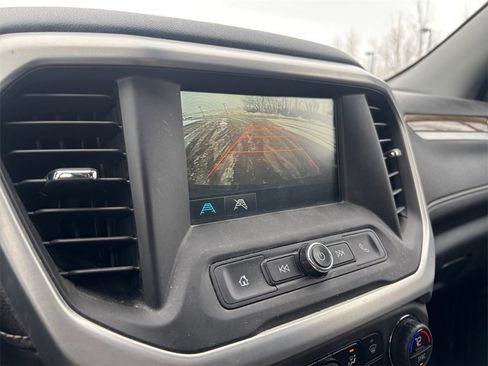 Used 2018 GMC Acadia SLE image 27