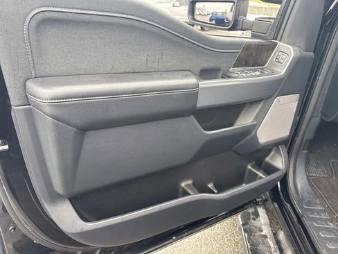 Used 2024 Ford F250 Lariat w/ Black Appearance Package image 17