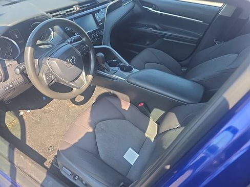 Used 2018 Toyota Camry LE FWD image 12