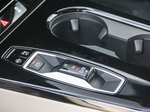 Certified 2025 Audi Q6 e-tron Premium Plus image 20