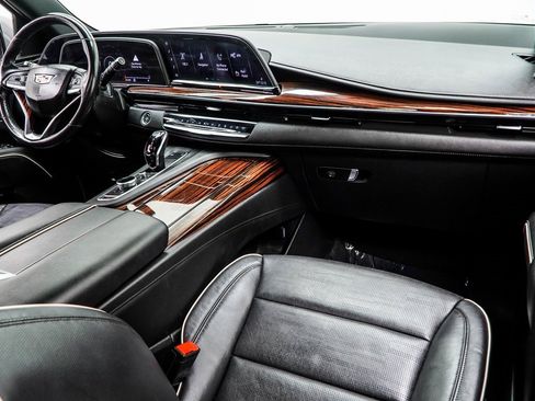 Used 2021 Cadillac Escalade Premium Luxury image 17