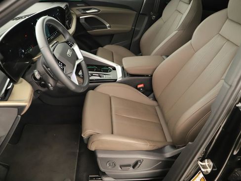 Certified 2025 Audi Q5 Prestige image 24