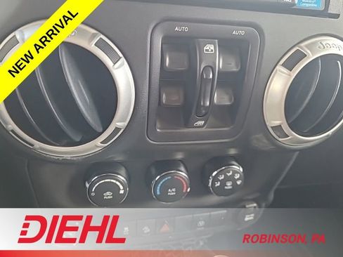 Certified 2016 Jeep Wrangler Unlimited Rubicon w/ Connectivity Group AWD/4WD image 9