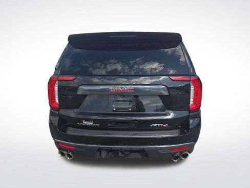 Used 2022 GMC Yukon XL AT4 w/ Technology Package AWD/4WD image 4