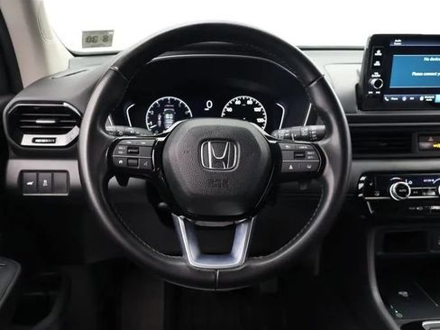 Used 2025 Honda Pilot EX-L image 17