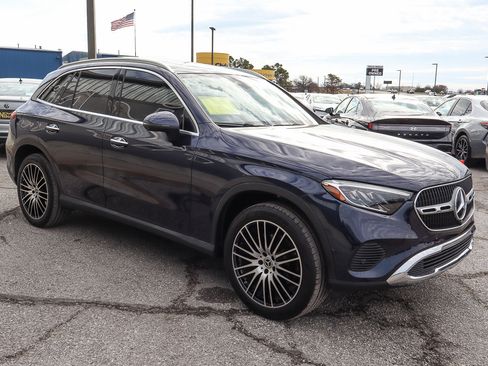 Used 2023 Mercedes-Benz GLC 300 4MATIC image 3