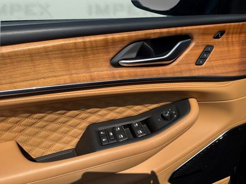 Used 2025 Jeep Grand Cherokee L Summit image 31