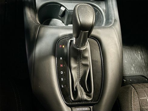 Used 2024 Honda HR-V LX image 16