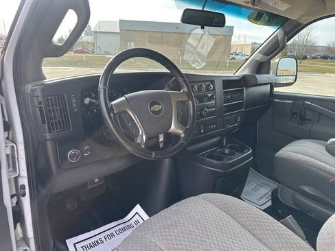 Used 2018 Chevrolet Express 2500 w/ Driver Convenience Package image 19
