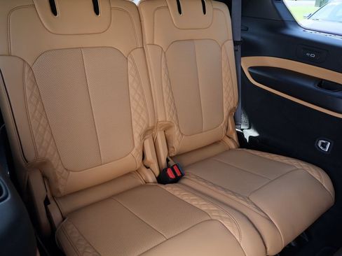 Used 2025 Jeep Grand Cherokee L Summit AWD/4WD image 31